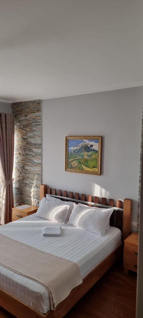Nurellari Winery Cellar And Guest House بيرات المظهر الخارجي الصورة