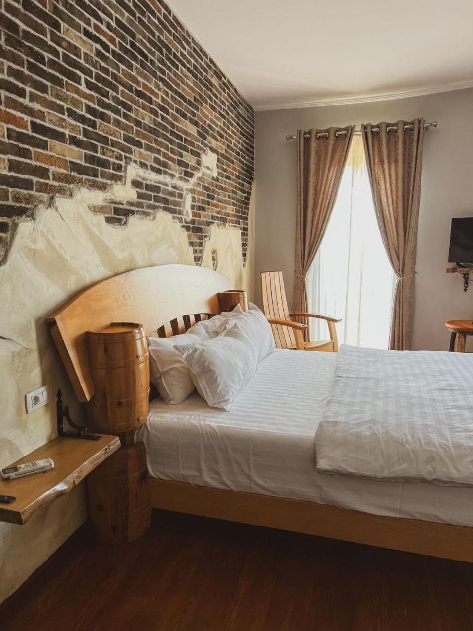 Nurellari Winery Cellar And Guest House بيرات المظهر الخارجي الصورة